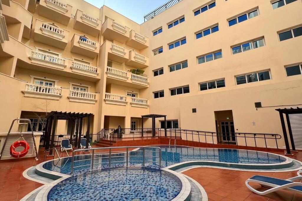Prime Jvc Retreat 1-bed In Summer Season Community Appartement *