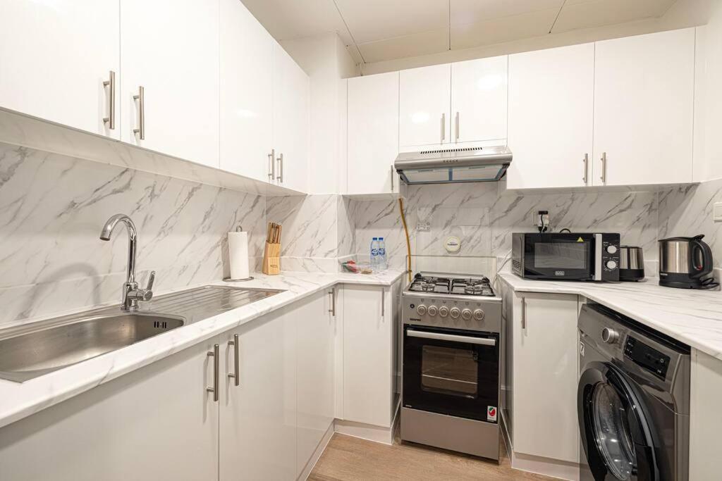 Prime Jvc Retreat 1-bed In Summer Season Community Appartement *
